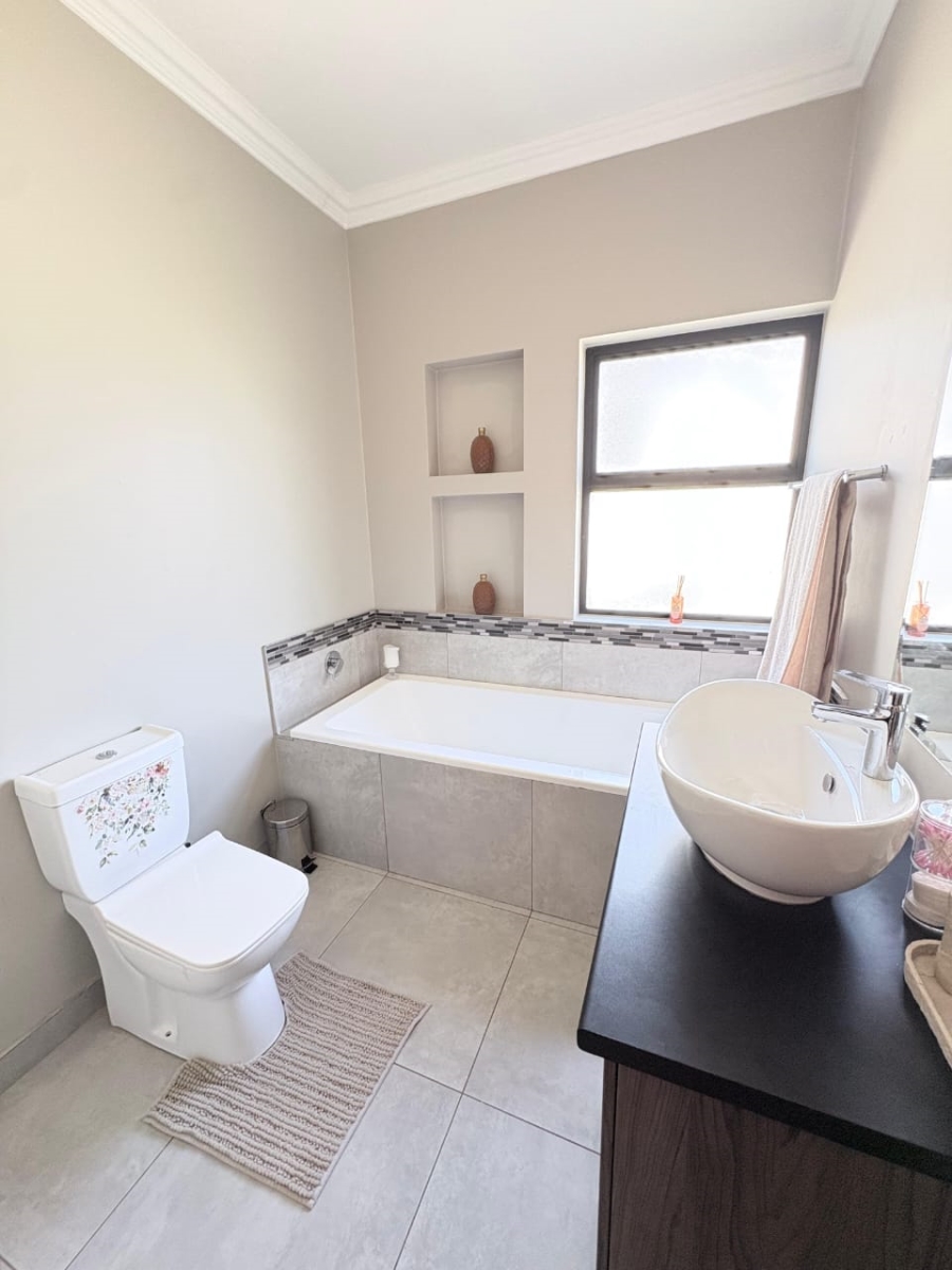 To Let 2 Bedroom Property for Rent in La Camargue Private Country Estate North West